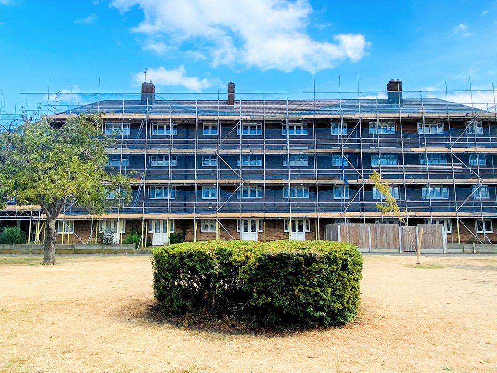 2 bed for sale in Bastable Avenue, Barking IG11 Zoopla