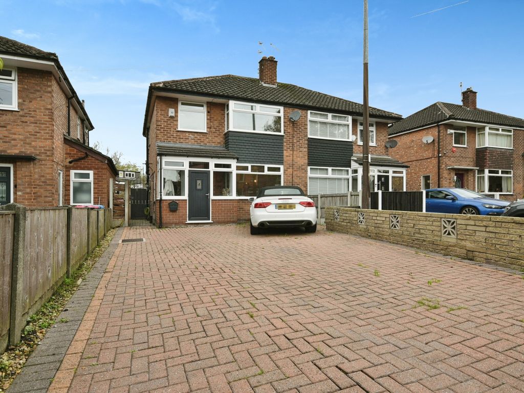 3 bed semidetached house for sale in Arthur Street, Swinton