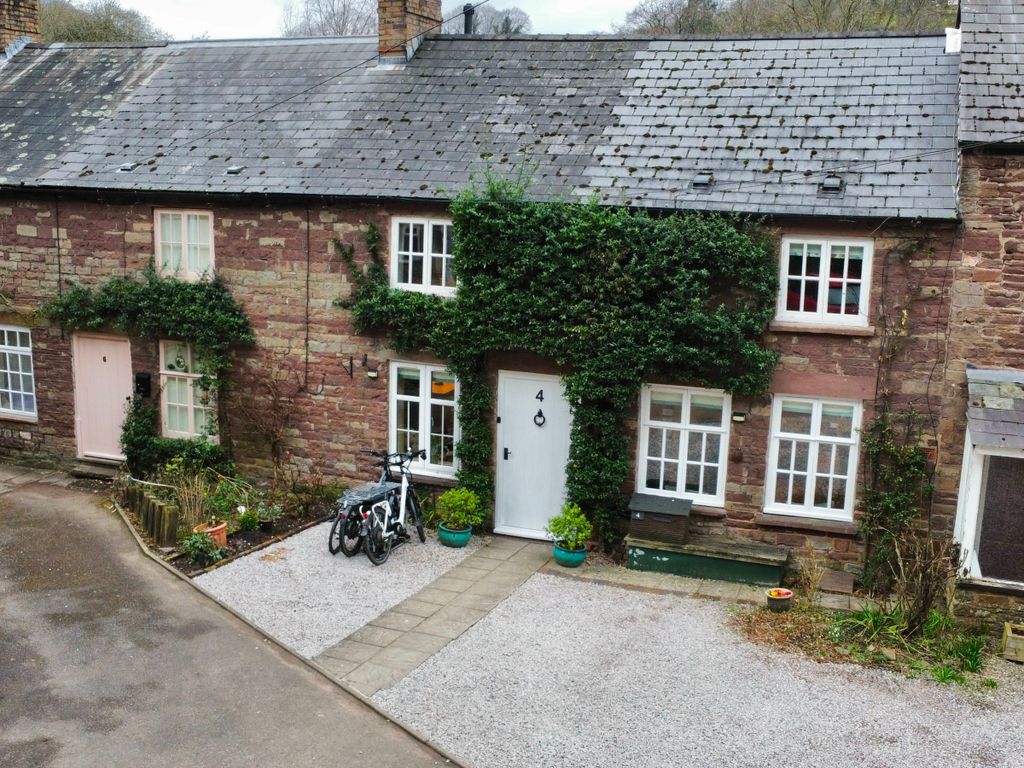 3 bed terraced house for sale in Moorfield Avenue, Blakeney GL15, £