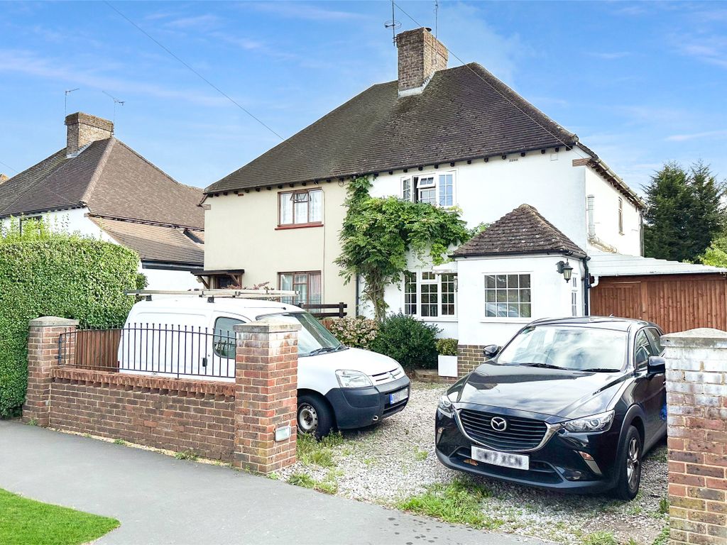 2 bed semidetached house to rent in Stoneleigh Road, Oxted, Surrey RH8