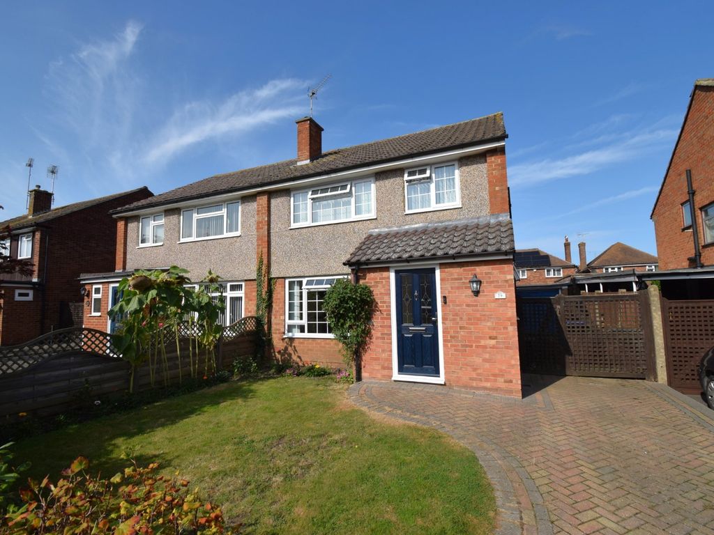 3 bed semidetached house for sale in Maypole Road, Taplow SL6, £