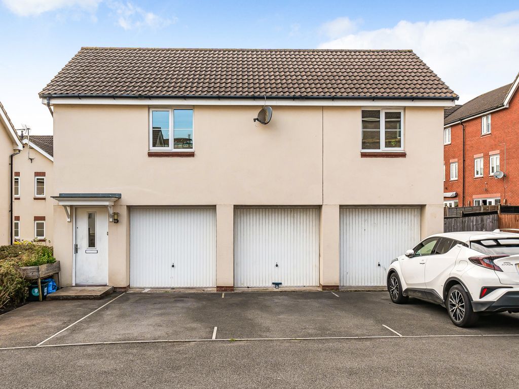 2 bed flat for sale in Mallard Close, Speedwell, Bristol BS5, £200,000