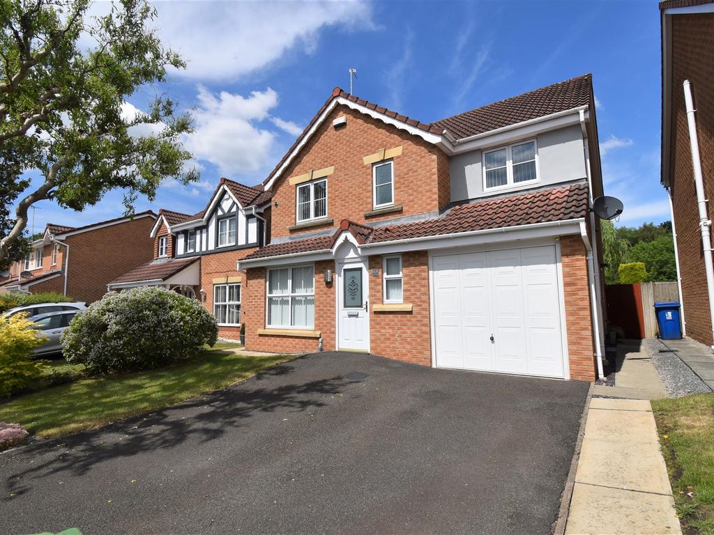 4 bed detached house to rent in Porterfield Drive, Tyldesley