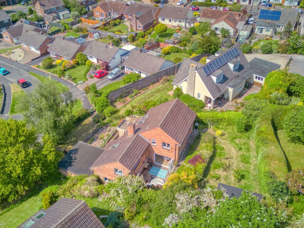 4 bed detached house for sale in Parkfield Crescent, Parkfield, Taunton