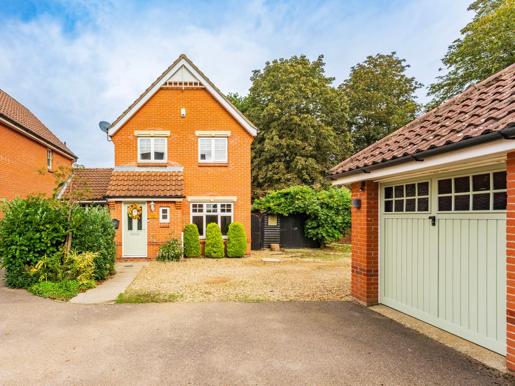 3 bed detached house for sale in Cardinal Close, Easton, Norwich NR9, £