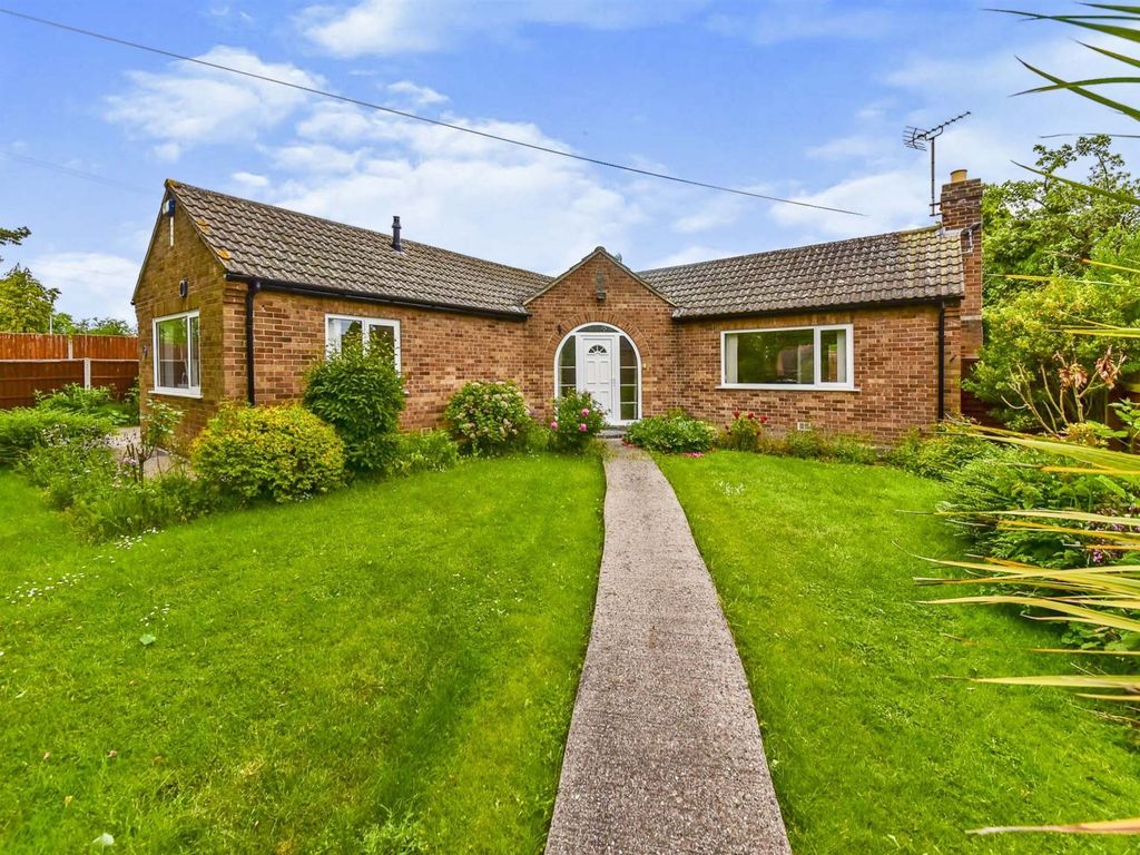 3 bed detached bungalow for sale in Gorse Rise, Grantham NG31 Zoopla