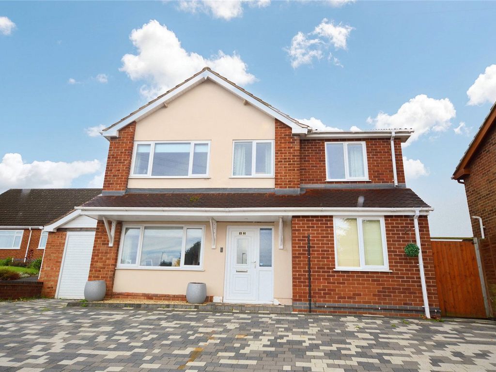 4 bed detached house for sale in Queens Drive, Swadlincote, Derbyshire