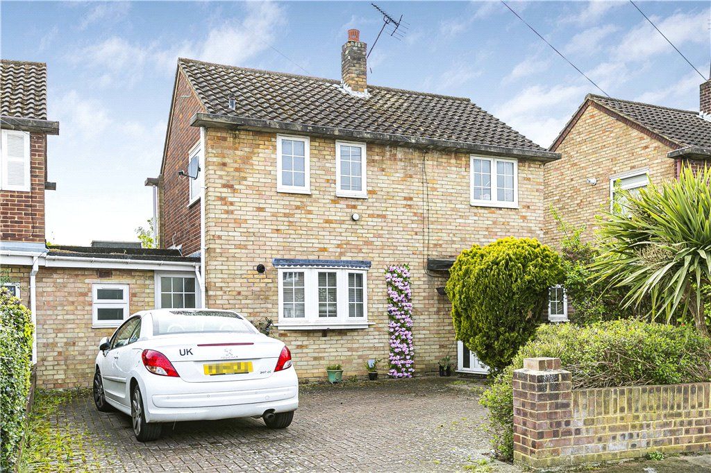 3 bed detached house for sale in Montford Road, SunburyOnThames, Surrey TW16, £630,000 Zoopla