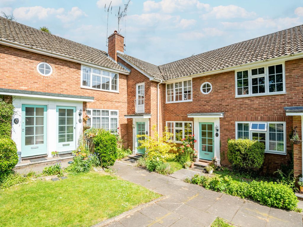 2 bed flat for sale in Westminster Court, St. Albans, Hertfordshire AL1