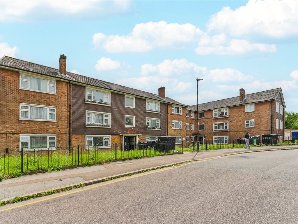 3 bed flat for sale in Pellatt Grove, London N22 Zoopla