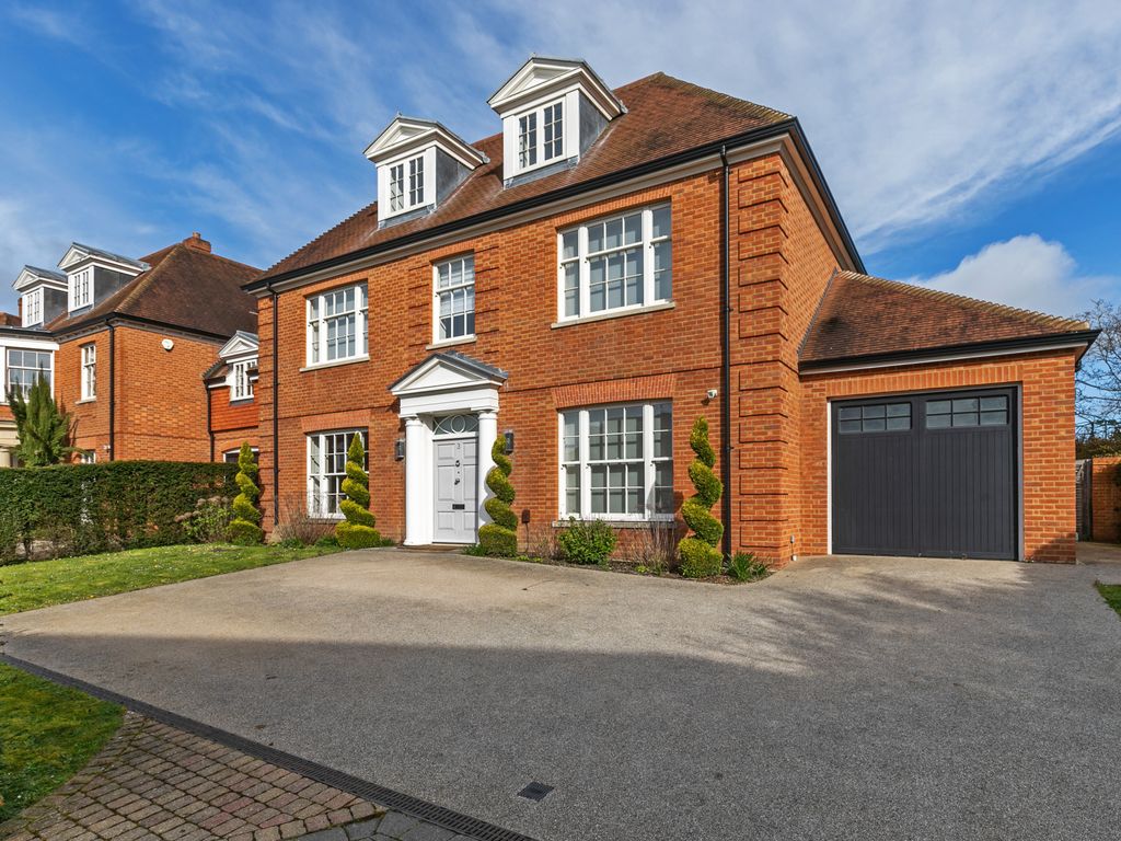 5 bed detached house for sale in Bereweeke Road, Winchester SO22, £