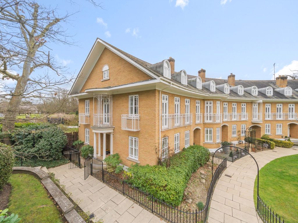 5 bed end terrace house for sale in Lakeside Grange, Weybridge KT13