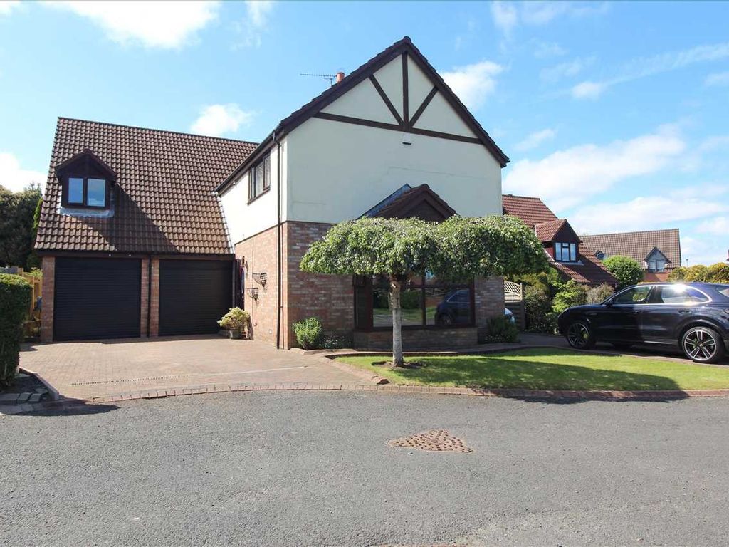 5 bed detached house for sale in Sefton Court, Northburn Lea