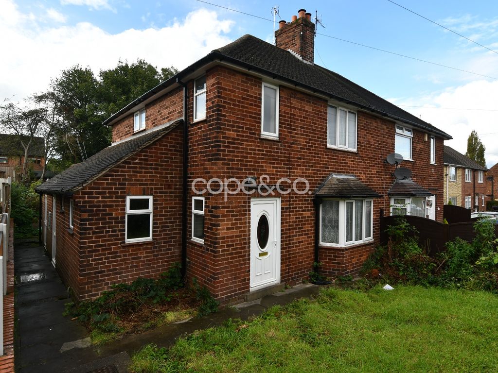 3 bed semidetached house for sale in Firs Avenue, Alfreton, Derbyshire