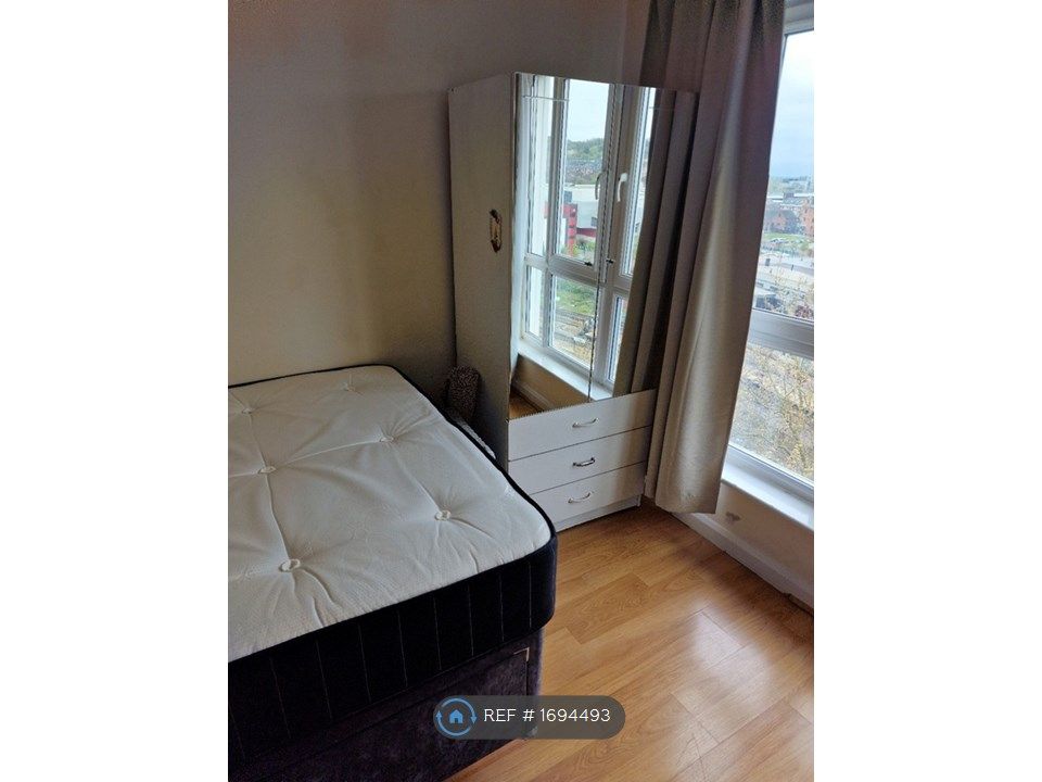 Room to rent in Hatton Place, Luton LU2 Zoopla
