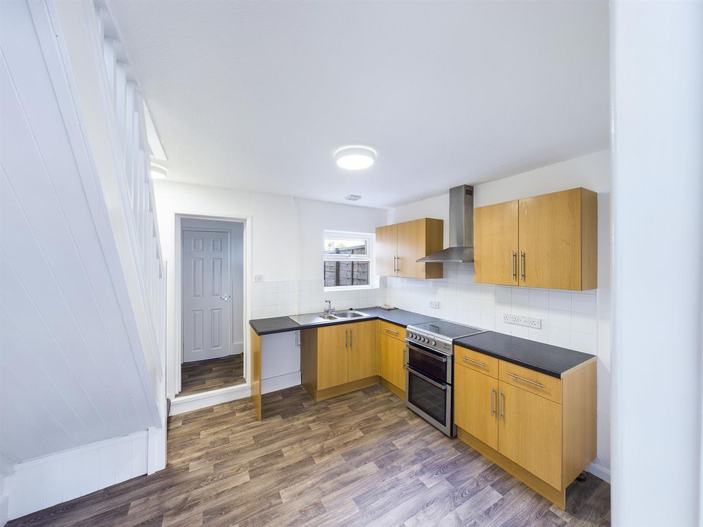 3 bed terraced house for sale in Harwich Road, Colchester CO4, £230,000