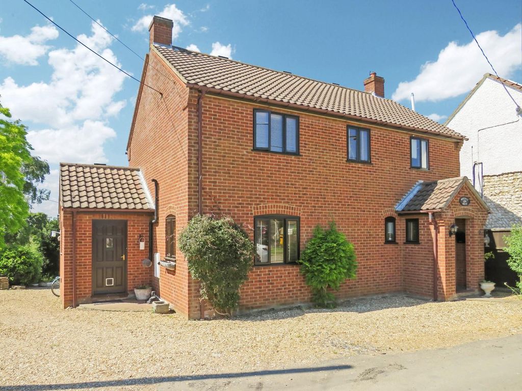 3 bed detached house for sale in White Road, Methwold, Thetford IP26