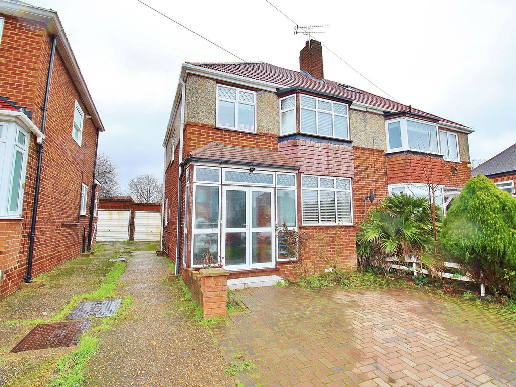 3 bed semidetached house for sale in Arnold Crescent, Isleworth TW7, £