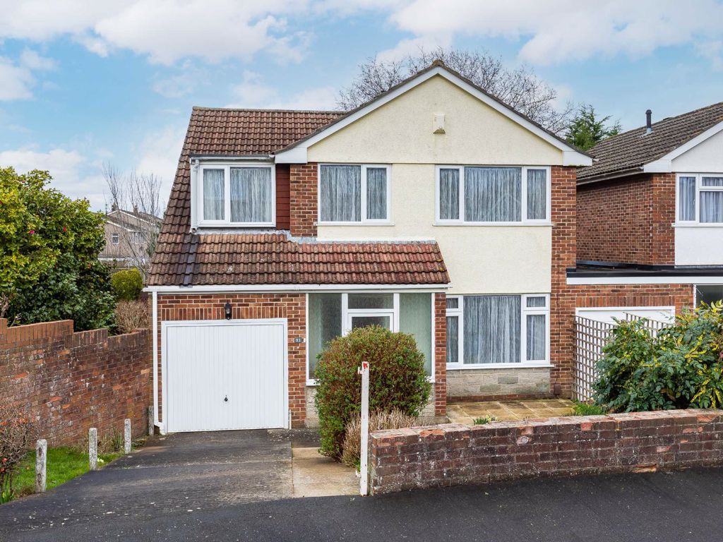 4 bed linkdetached house for sale in Sutherland Avenue, Downend