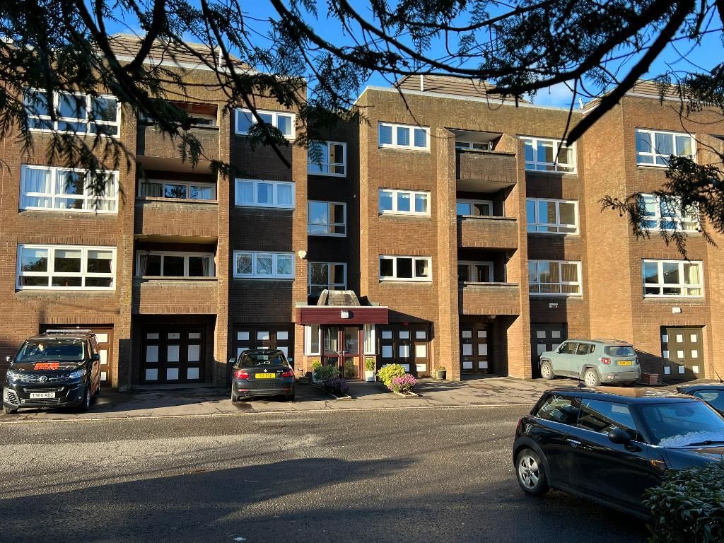 2 bed flat for sale in Roman Court, Bearsden, Glasgow G61, £259,000 Zoopla