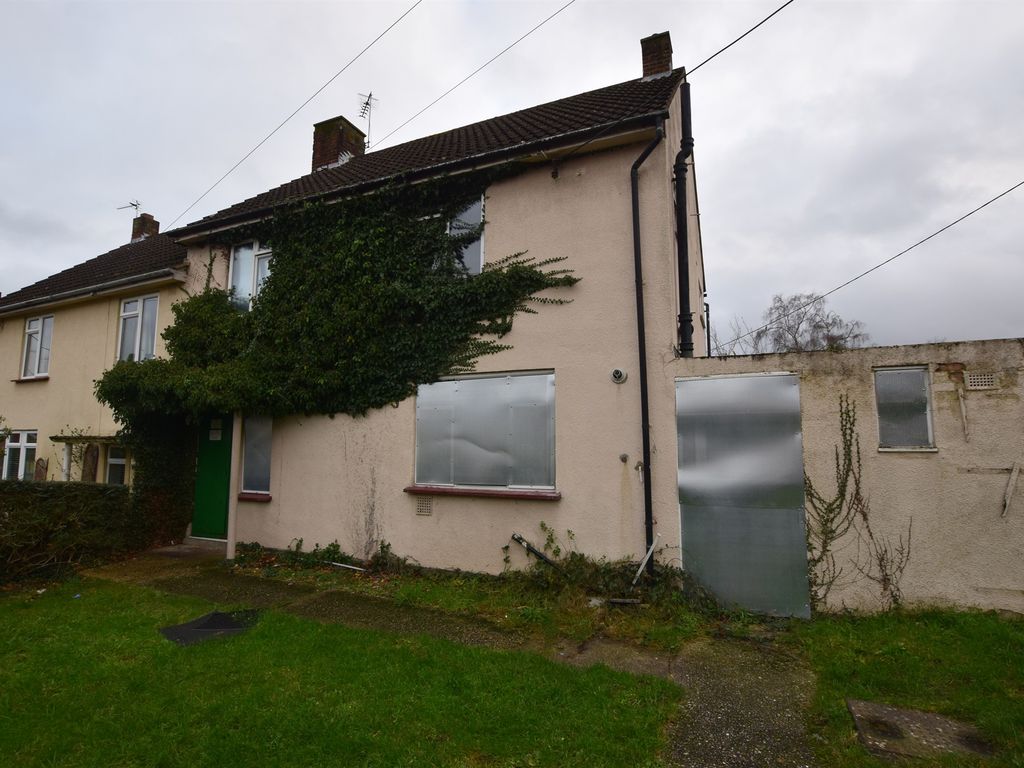 3 bed semidetached house for sale in Mitchell Avenue, Halstead CO9, £