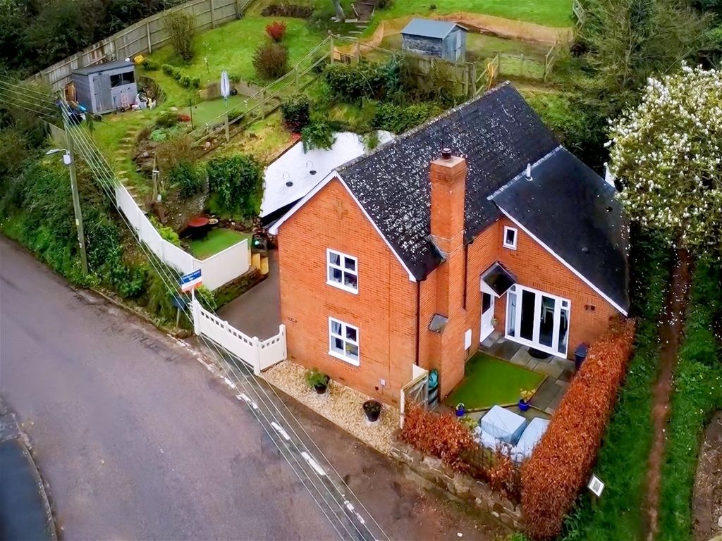 3 bed detached house for sale in Middle Street, East Budleigh, Budleigh