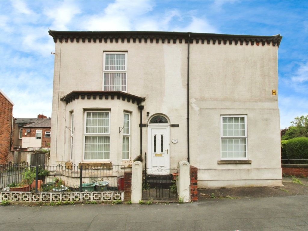 3 bed end terrace house for sale in Claremont Road, Salford, Greater