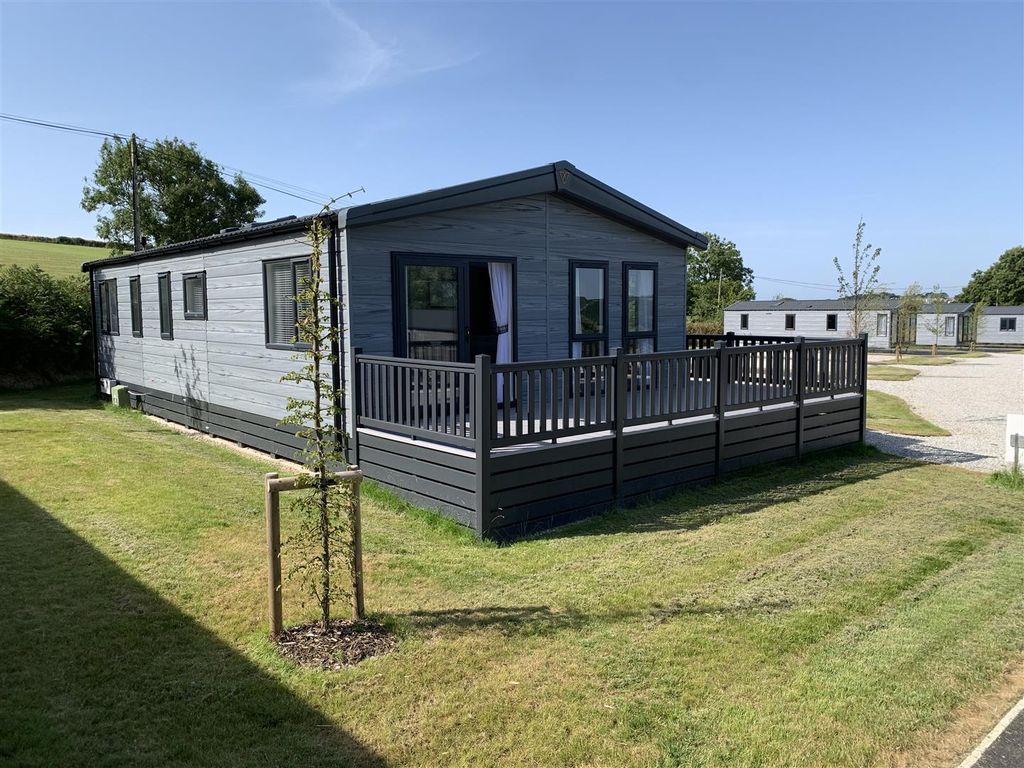 2 bed lodge for sale in Penmarlam Holiday Park, Lanteglos, Fowey PL23 Zoopla