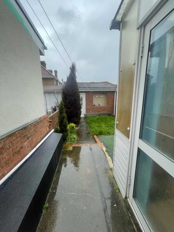 5 bed terraced house to rent in Cromwell Road, Hounslow TW3 Zoopla