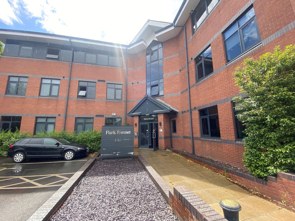 2 bed flat to rent in Dawsons Square, Pudsey LS28 Zoopla