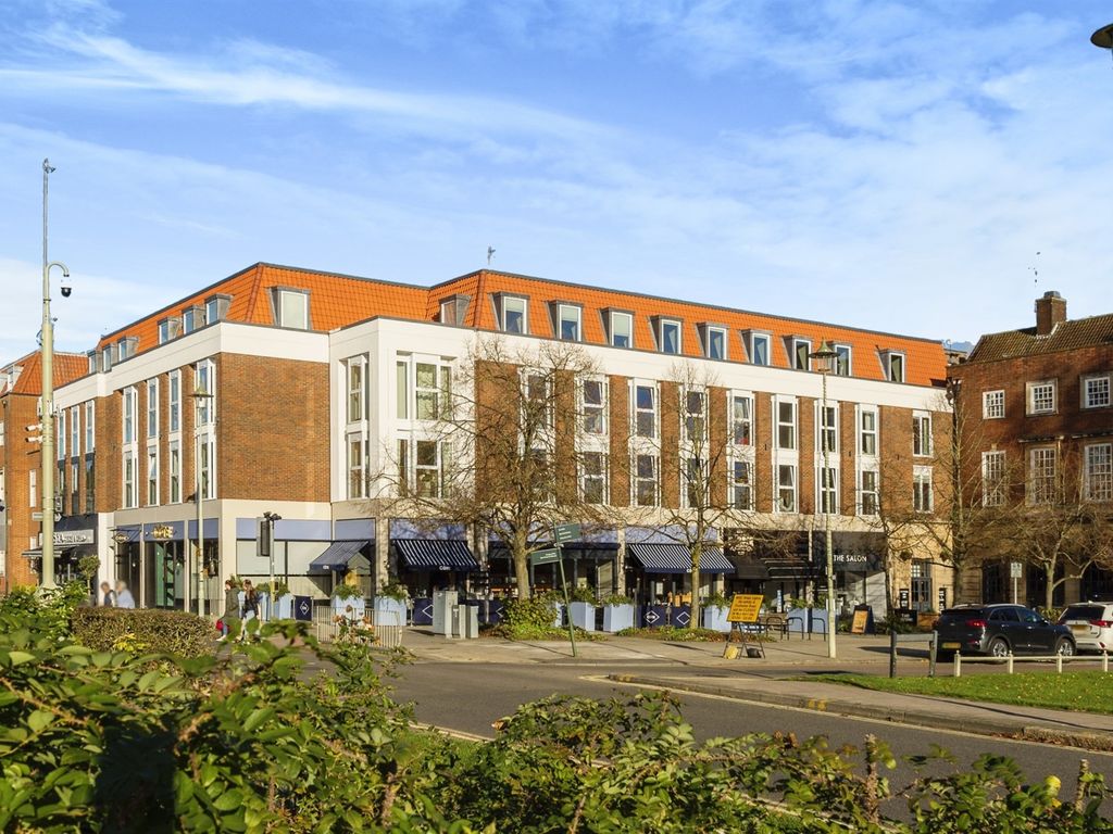 1 bed flat for sale in Parkway, Welwyn Garden City AL8 Zoopla
