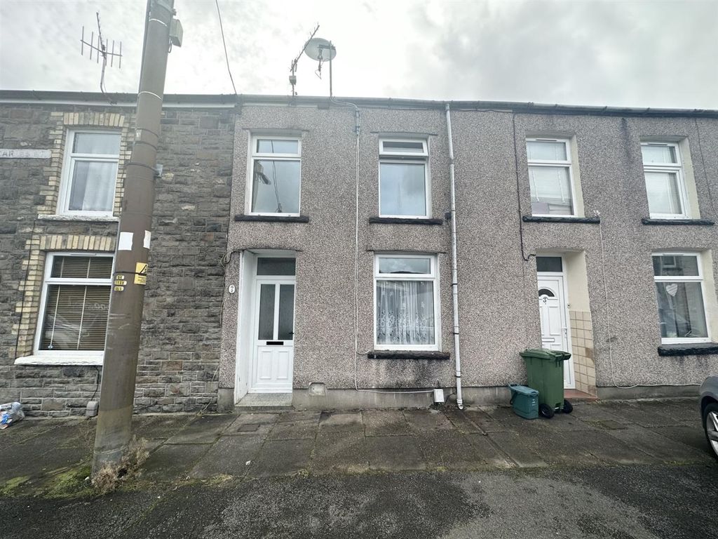 3 bed terraced house to rent in Charles Street, Pwllgwaun, Pontypridd