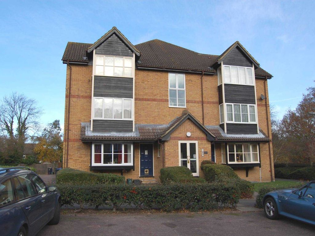 Studio to rent in Monks Crescent, Addlestone KT15 Zoopla