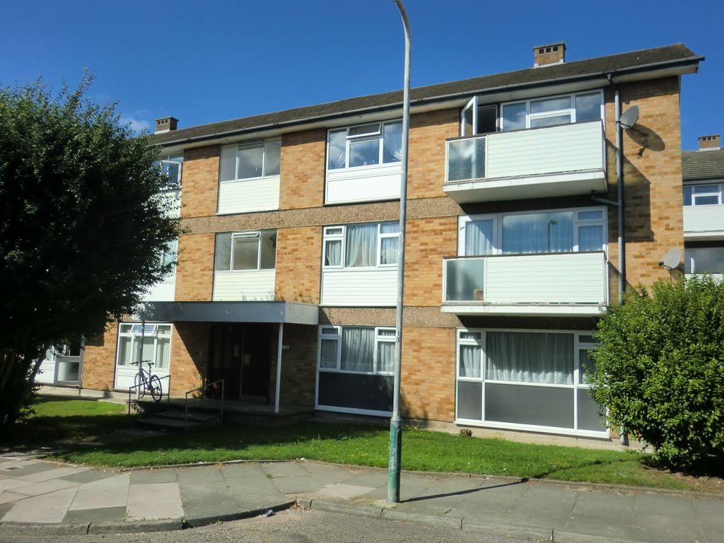 2 bed flat to rent in Bevan Way, Hornchurch RM12 Zoopla