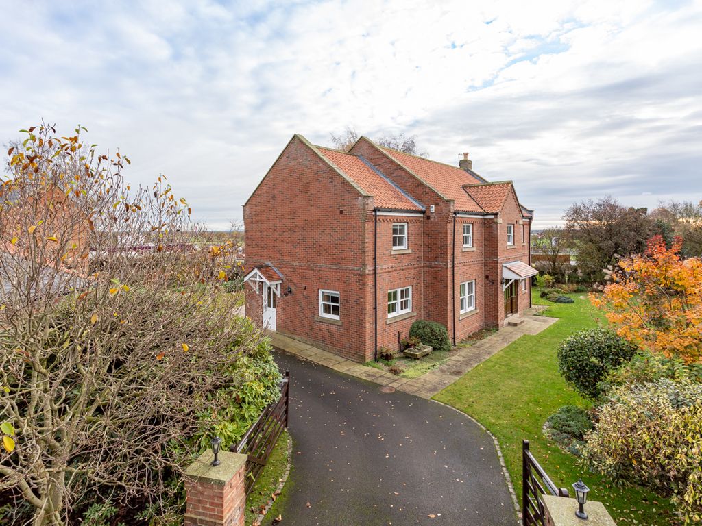 4 bed detached house for sale in York Road, Green Hammerton, York YO26