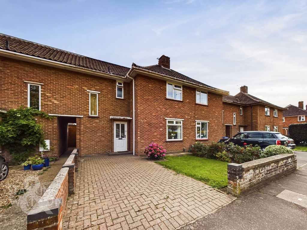 3 bed terraced house for sale in Lakenham Road, Norwich NR4, £230,000