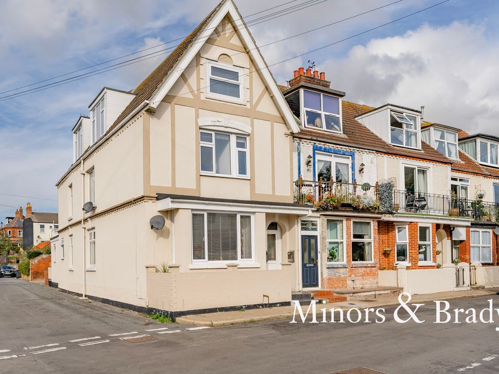 2 bed flat for sale in Pavilion Road, Gorleston, Great Yarmouth NR31, £