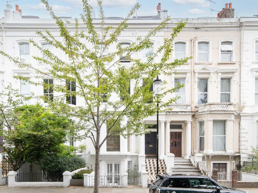 2 bed flat for sale in Russell Road, London W14, £675,000 Zoopla