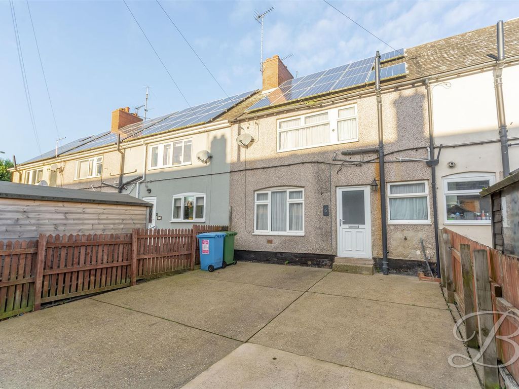 3 bed terraced house for sale in Fifth Avenue, Forest Town, Mansfield