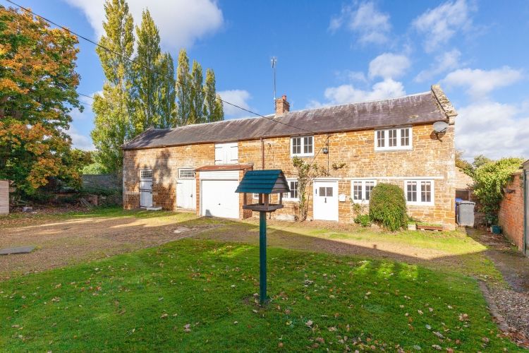 3 bed detached house to rent in Culworth, Banbury OX17 Zoopla