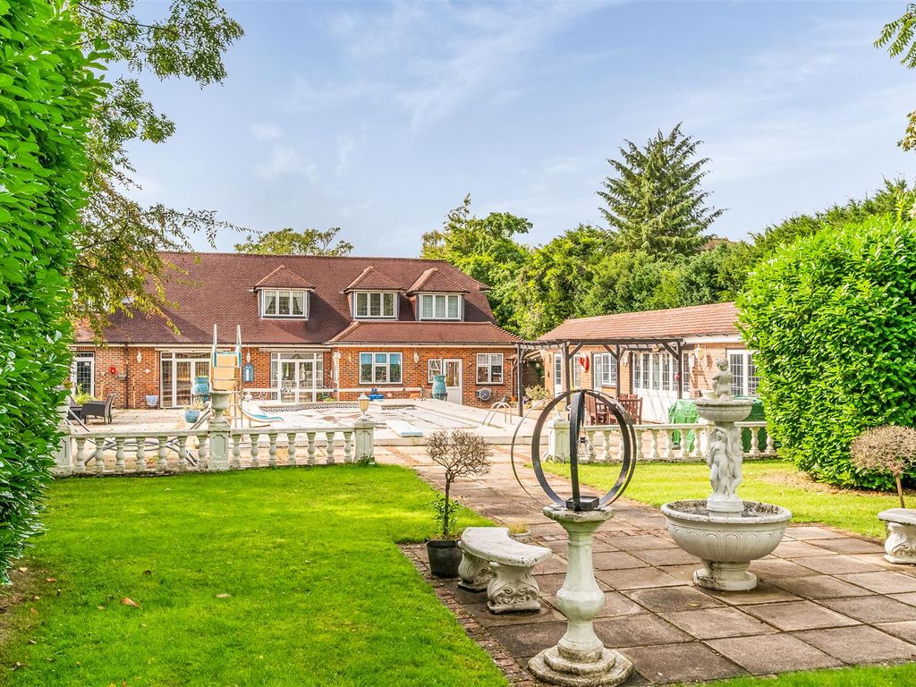 4 bed detached house for sale in The Highway, Sutton SM2, £1,500,000