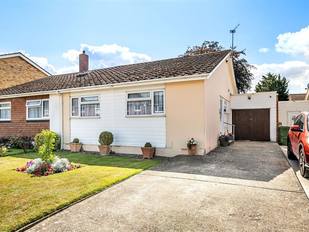 2 bed semidetached bungalow for sale in Hanover Road, Coxheath