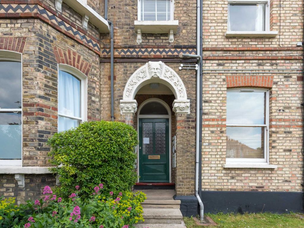 2 bed flat for sale in Norwood Road, Herne Hill SE24, £450,000 Zoopla
