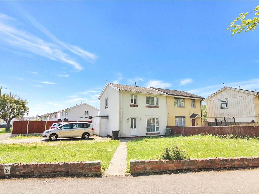 3 bed semidetached house for sale in Beech Avenue, Pinehurst, Swindon