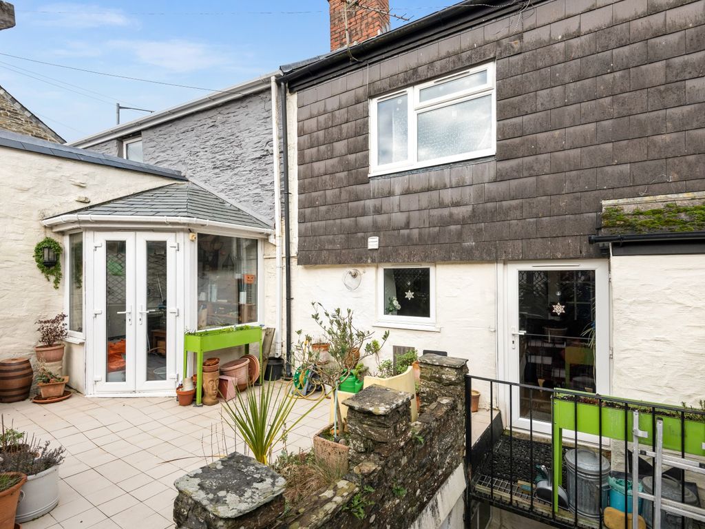4 bed end terrace house for sale in Pound Street, Liskeard, Cornwall