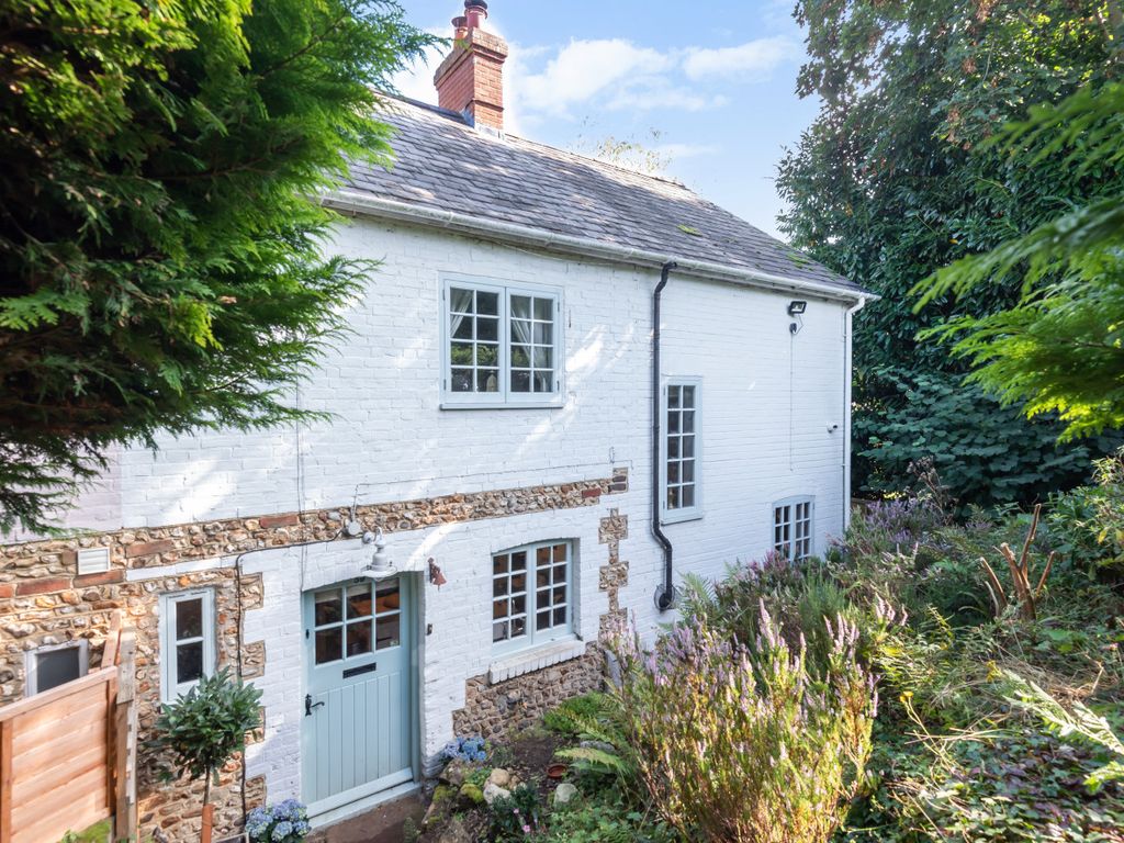 3 bed semidetached house for sale in Shortheath Road, Farnham, Surrey