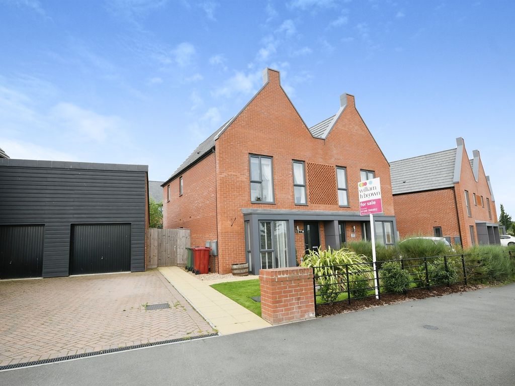 3 bed semidetached house for sale in Hornbeam Drive, Wingerworth