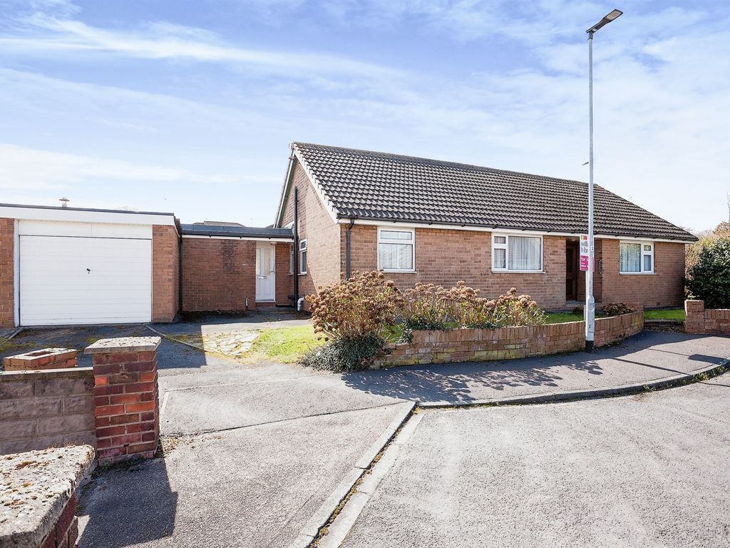 3 bed detached bungalow for sale in Ash Lea, Stanley, Wakefield WF3, £