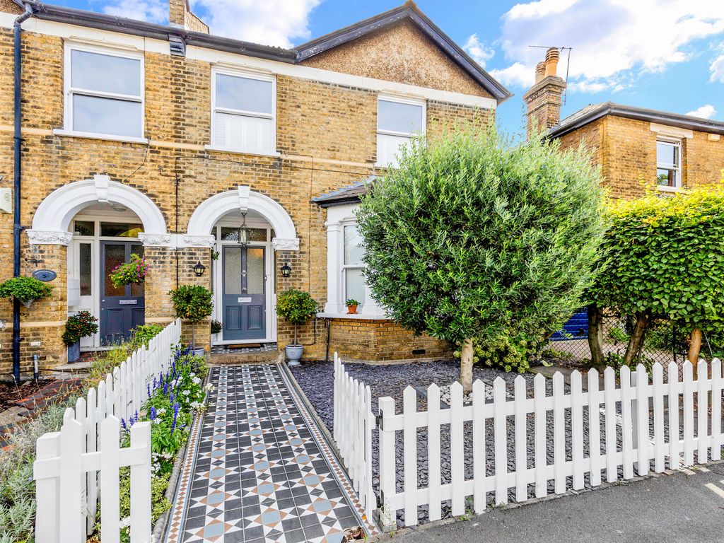 2 bed for sale in Ellerton Road, Surbiton KT6, £525,000 Zoopla