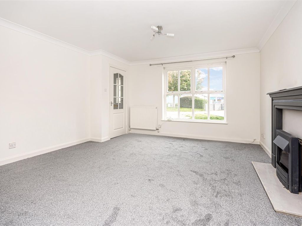 4 bed detached house for sale in 18 Teal Place, Dunfermline KY11, £